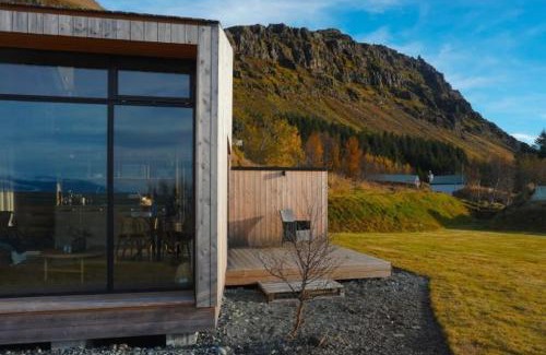 Hofn Ski Chalet | Old Cottages