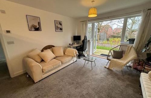 Cranleigh Apartment | Cosy modern apartment Cranleigh