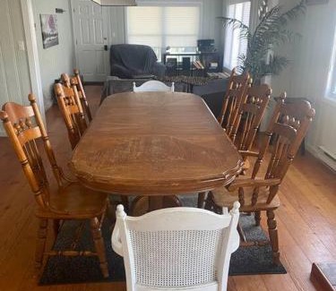 Port Dover House | River front 4 bedroom cottage with boat dock