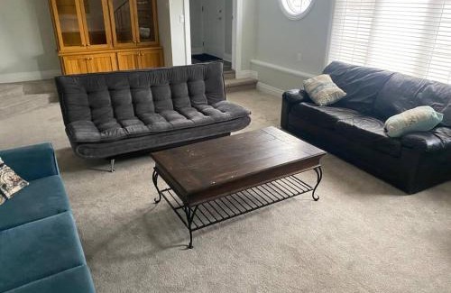 Port Dover House | River front 4 bedroom cottage with boat dock