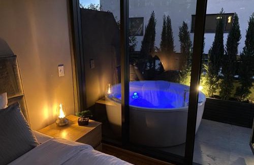 Calle 100 Apartment | Luxury Loft in Bogota with Private Terrace and Jacuzzi