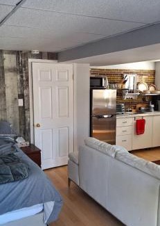 Ottawa Division House | Nature Retreat in the city