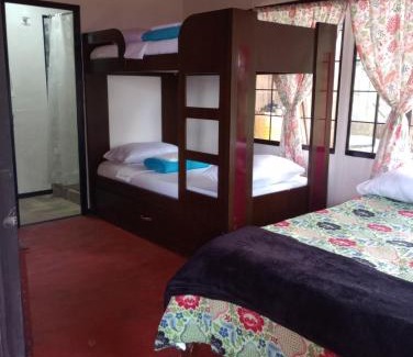 Calarca House | Los Laureles