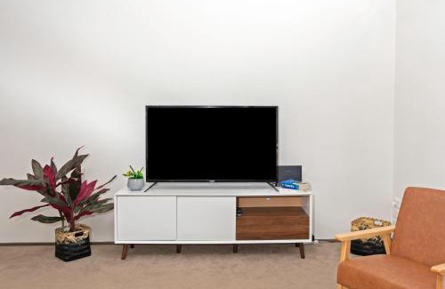 St. Georges Basin House | Jervis Bay 10-15 Min Drive To Famous Hyams Beach