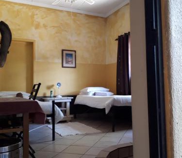Windhoek West Bed & Breakfast | Puccini House
