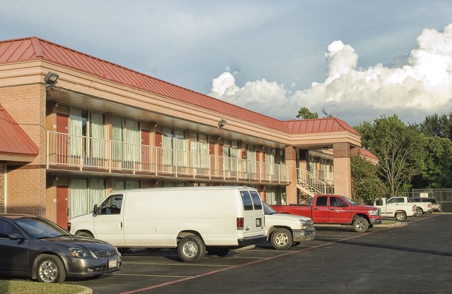 Express Inn & Suites