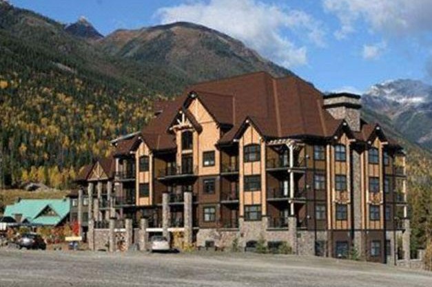 Glacier Mountaineer Lodge