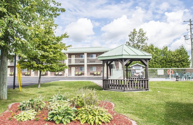 Quality Inn & Suites 1000 Islands