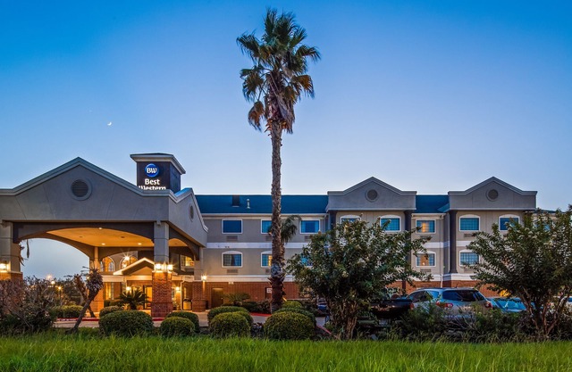 Best Western Mainland Inn & Suites