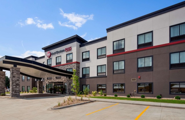 Best Western Plus at La Crescent Event Center