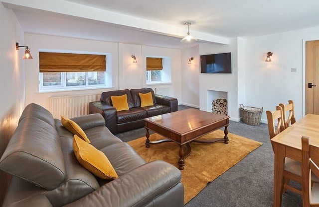 Host & Stay | Low Barn Cottage