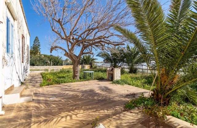 Holiday Apartment 'Appartamento con giardino' with Sea View, Shared Terrace & Garden