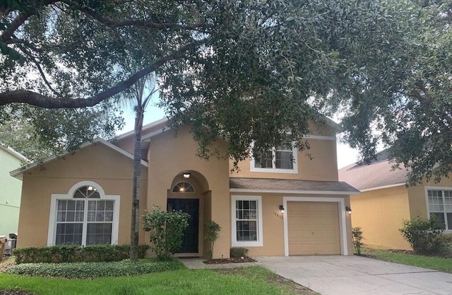 Large family vacation home, close to Disney, private pool & spa, newly remodeled