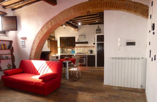 ESCAPE TO UMBRIA, Porta Leone