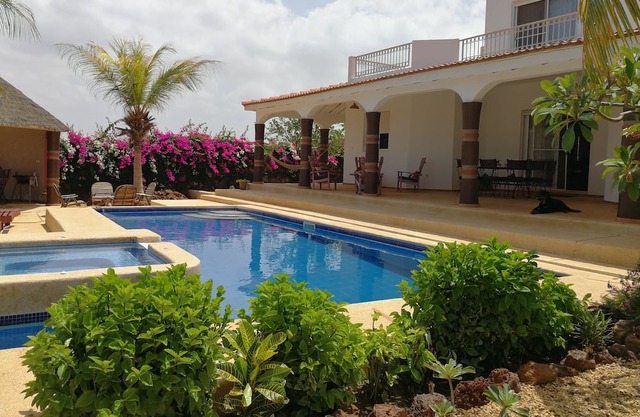 Rare: La Somone Mangrove 180 ° view - 8 people, 3 bedrooms + 1 office w/bed