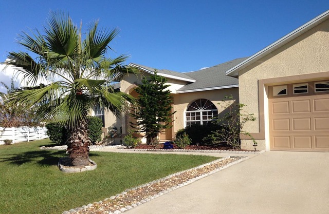 Lots of Privacy On A Lake 20 Minutes From Disney With A Private Pool!