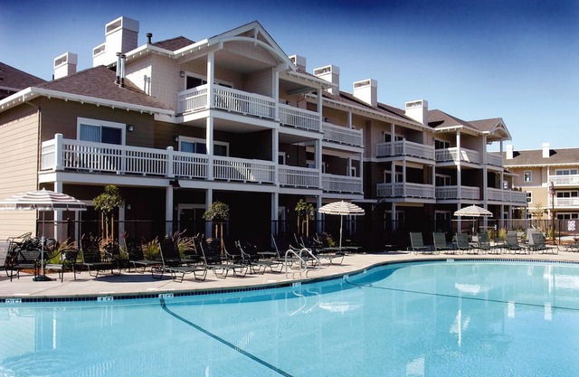 Windsor/Healdsburg Wine country resort Condos 3BEDROOM!! 2BA Sleeps8 NICE!!