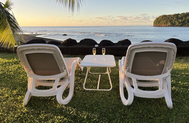 NEW Luxury & Modern FARE MAOTI, A/C, Wifi, Private Parking, Private Beach Access