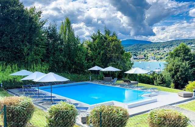 2 Bedroom Apartment, Terrace, private lake access