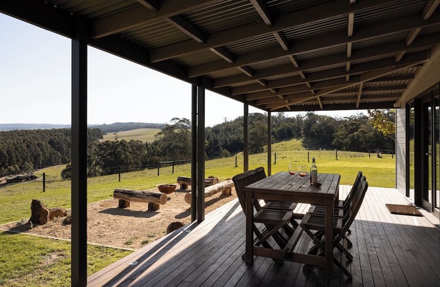 Escape w the Whole Clan @ Carrajung Estate