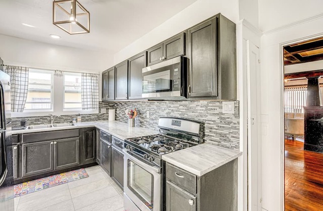 Gated Richmond Home ~ 2 Blocks to BART Station!