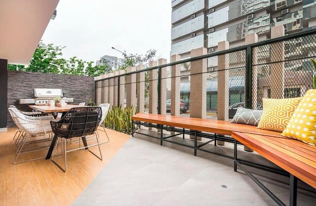 Comfort and Space 3bed /2.5 bath centric location