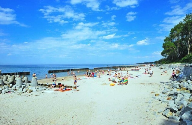 Comfortable holiday houses with pool, Jaroslawiec