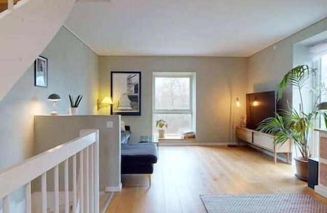 Three floors apt - with four BR in the city