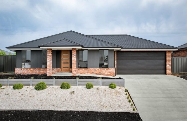 Albury Oasis Summary: