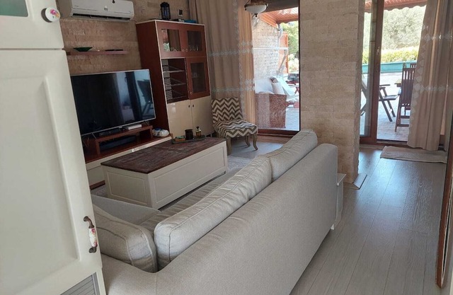 4-bedroom villa for 9-Guest in gorgeous Sifne Cesme with WiFi