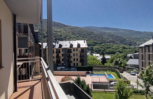Apartamento 2 Hab. con Balcón, Acceso a la Piscina