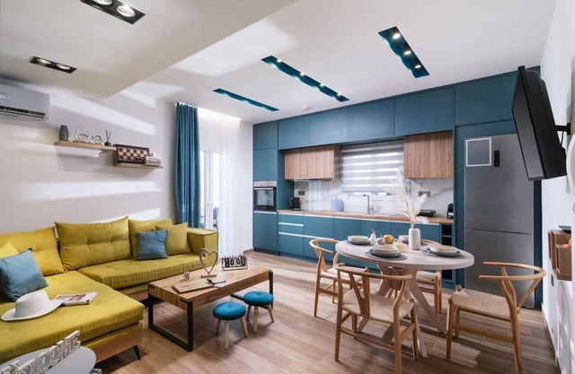 Blue Apartment in the Hill