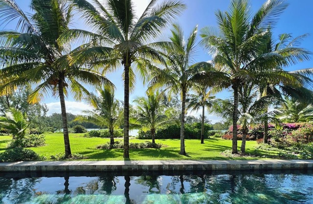 Luxury Seafront Villa in Calodyne - 8 persons