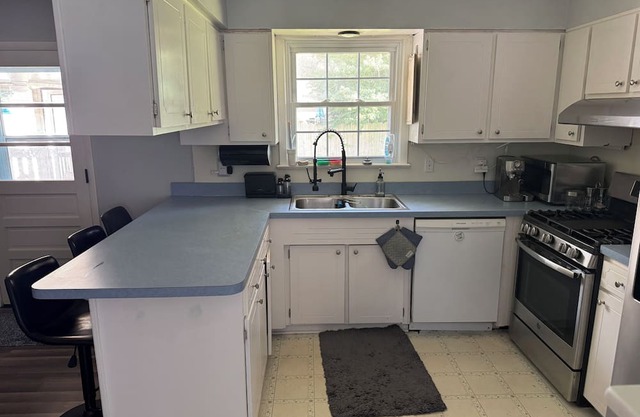 Cozy 2-bedroom house with all amenities in Chesapeake, Va.