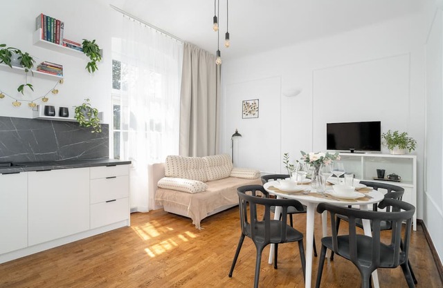 Kolska 22 | Ground Floor Apartment in Poznań | One Bedroom | Parking