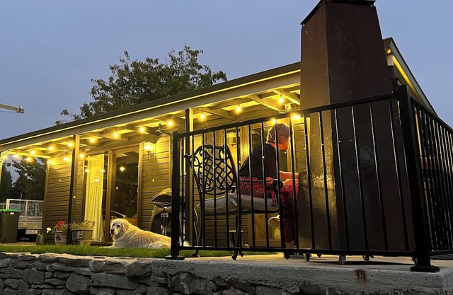 Pyke Cottage. Cosy, comfortable studio unit, walking distance to town centre