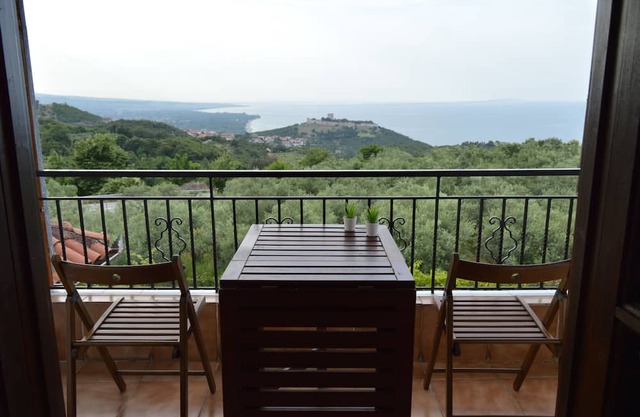 Attic with a View - Σοφίτα με Θέα
