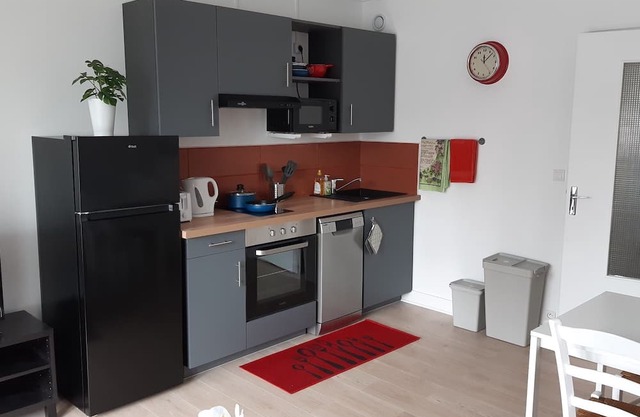 Paris Olympics / JO - 360 sq. ft. 2-room furnished apartment