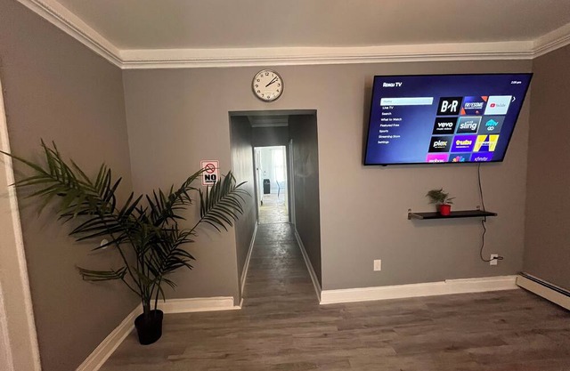 4 Bedroom Apartment near airport