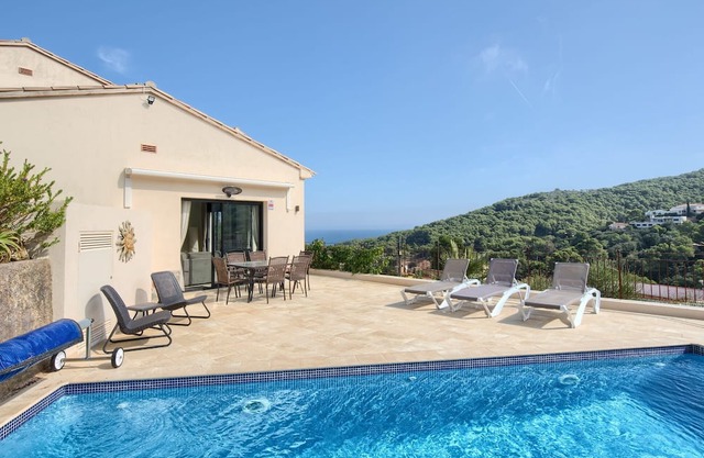 Villa 'Convent' with Sea View, Wi-Fi and Air Conditioning