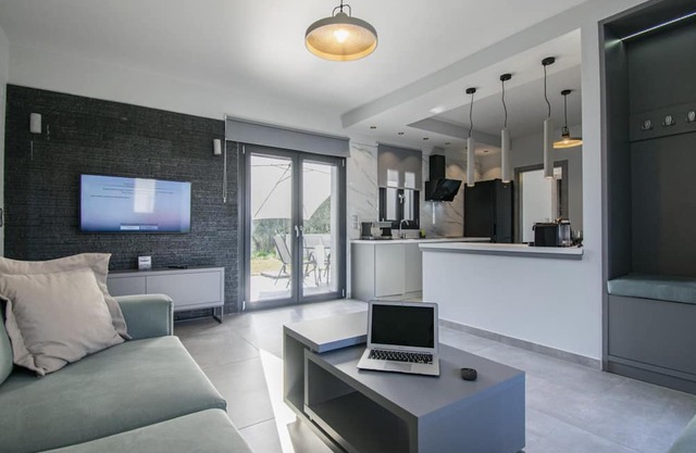 Theasea Villa Cooling Heated Floor