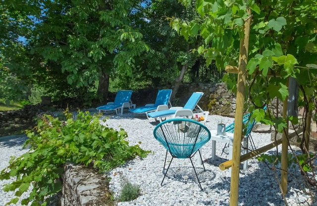 Lovely apartment with WIFI, private pool, A/C, hot tub, TV, terrace, panoramic view and parking