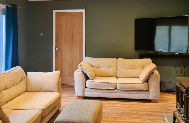 4 bedroom accommodation in Loch Eck, near Dunoon