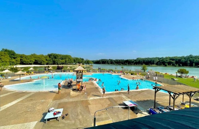 Charmant Gîte de Campagne Isolé Avec Piscine