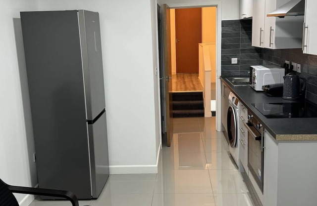 3-Bedroom Apartment in Cardiff Centre