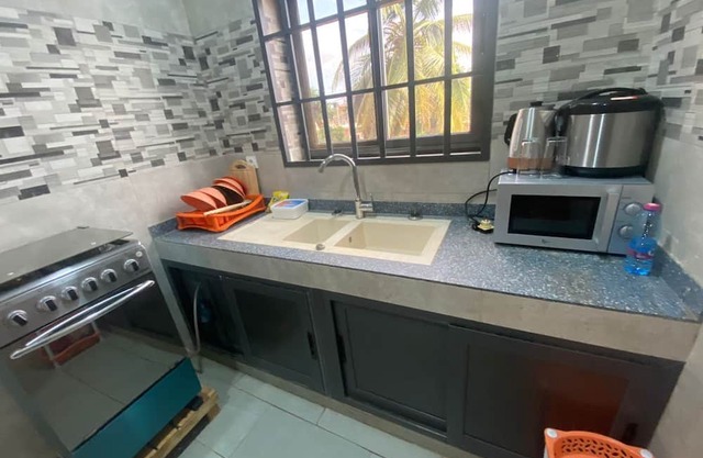 Peaceful and large 1 Bedroom apartment in Lomé, Sogbossito