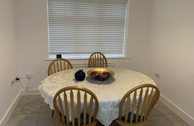 Lovely modern house in area of outstanding natural beauty. 16mins from airport.