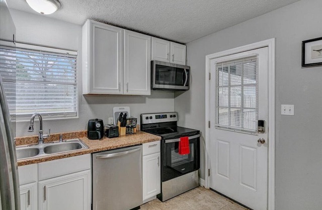 Cozy 2 bedroom duplex in Bridge City