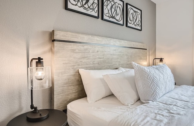 Long Term, 75in TV, Gym & Peloton, King Bed, Office, Private Yard