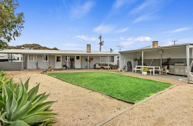 Discover Fairway View: Your Perfect Ardrossan Retreat